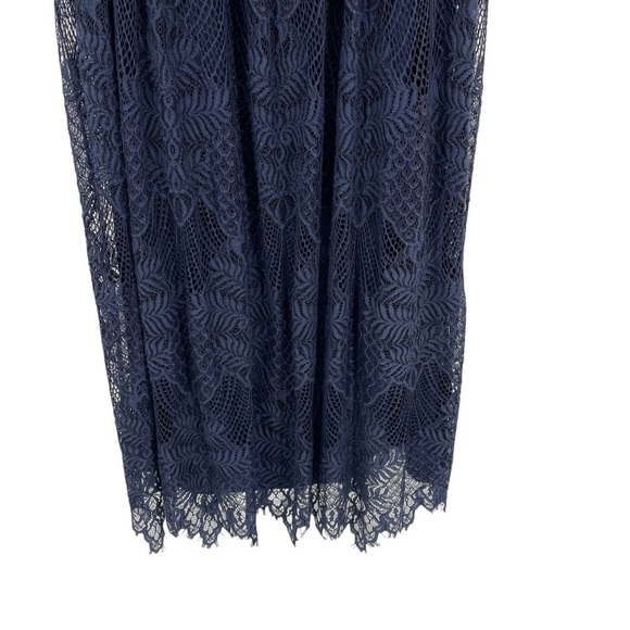 Monique Lhuillier Long Sleeve Formal Lace Gown - Picture 4 of 14